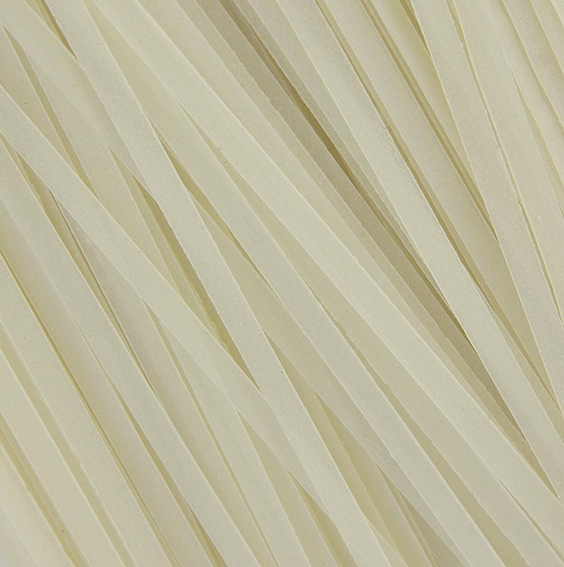 Package of Reis Tagliatelle, 5mm wide, 400 g, perfect for delicious pasta dishes (English)