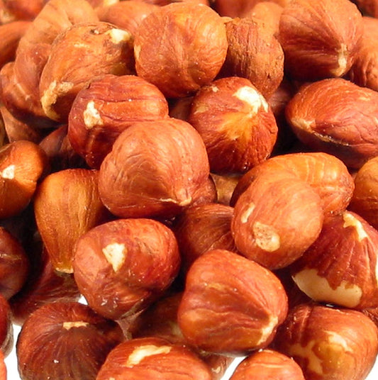 1 kg of whole hazelnuts with brown skin, perfect for baking and snacking