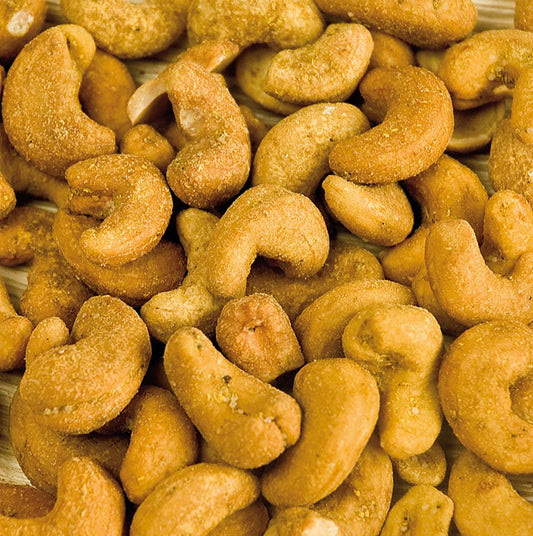 Large 25 kg pack of delicious cashew kernels with a flavorful curry seasoning