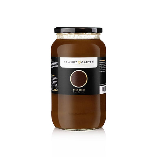 A 900 ml bottle of kitchen-ready Gewürzgarten Demi Glace sauce in 1:1 ratio