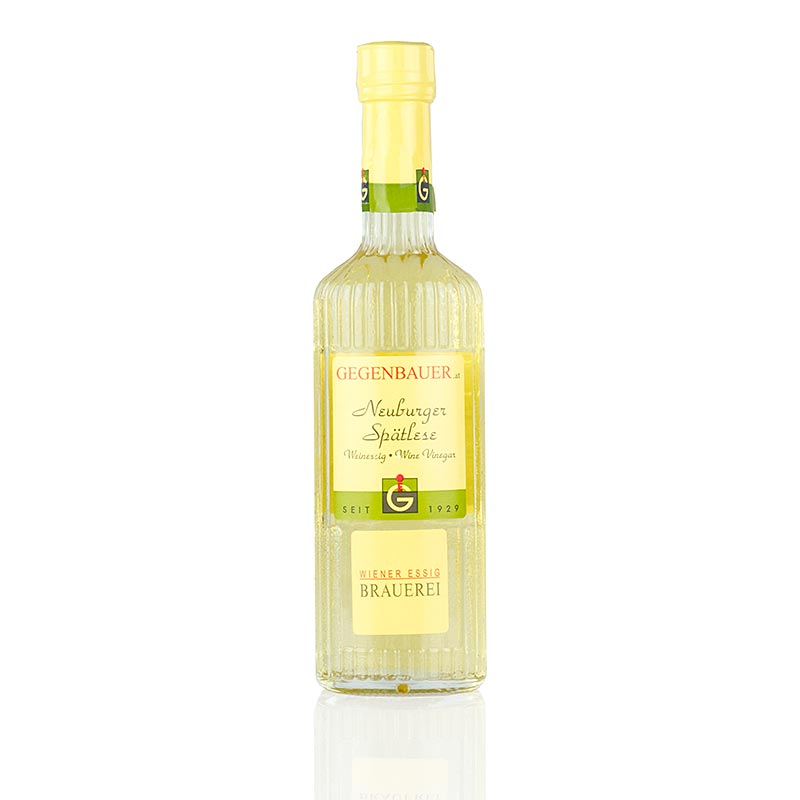 250 ml bottle of Weinessig Neuburger with 6% acidity, a high-quality vinegar product (English)