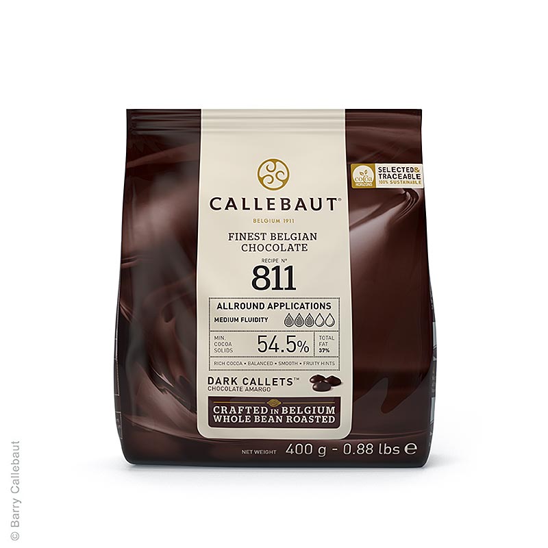 Close-up image of Zartbitterschokolade Callets, 545% Kakao, 400g, rich and indulgent dark chocolate chips