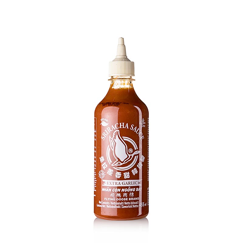 Alt text: Eine 455 ml Squeeze-Flasche mit scharfer Sriracha-Chilisauce ohne MSG und mit Knoblauch von Flying Goose