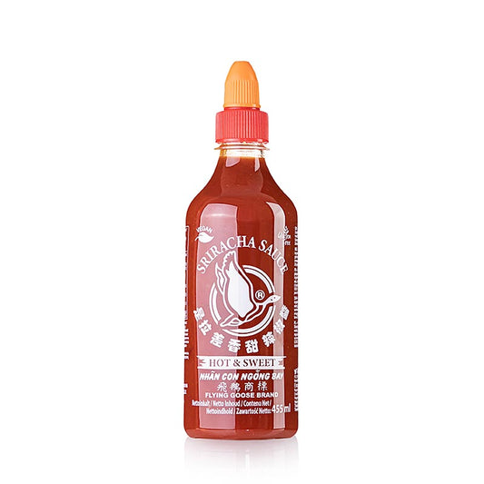 455 ml bottle of Flying Goose Sriracha Chili-Sauce, sweet and spicy, perfect for adding flavor to your favorite dishes