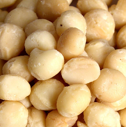 High-quality, 1 kg of whole, roasted Macadamia nuts, seasoned with sunflower oil and salt